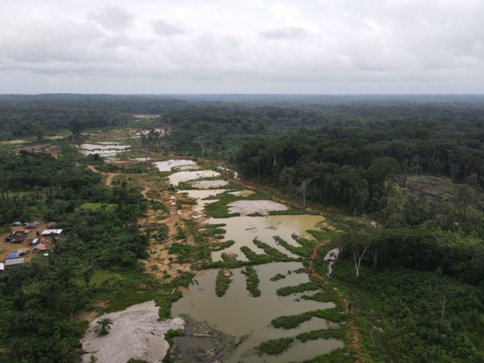 The Deadly, Unlicensed Nigerian Gold Mine